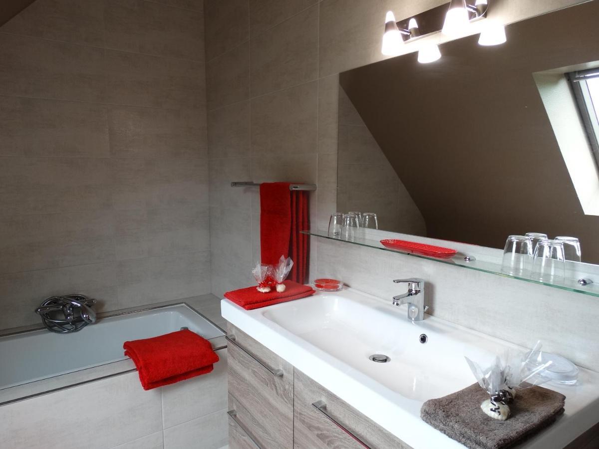 Chambres D'Hotes De La Voie Romaine Plouigneau Exteriör bild